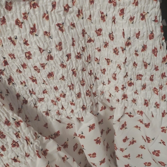 🌼1 S Left❤New boutique smocked tank - Picture 6 of 7